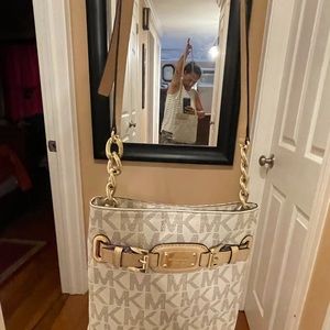 Cross shoulder Michael Kors